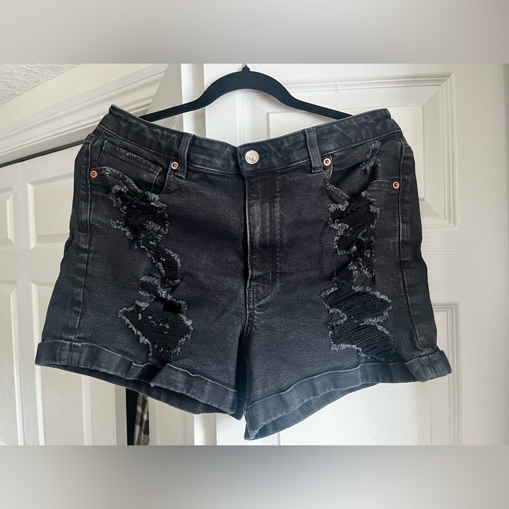 American Eagle Denim Mom Short